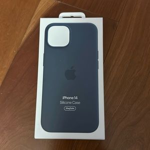 iPhone 14 apple silicon case - dark blue (BRAND NEW)